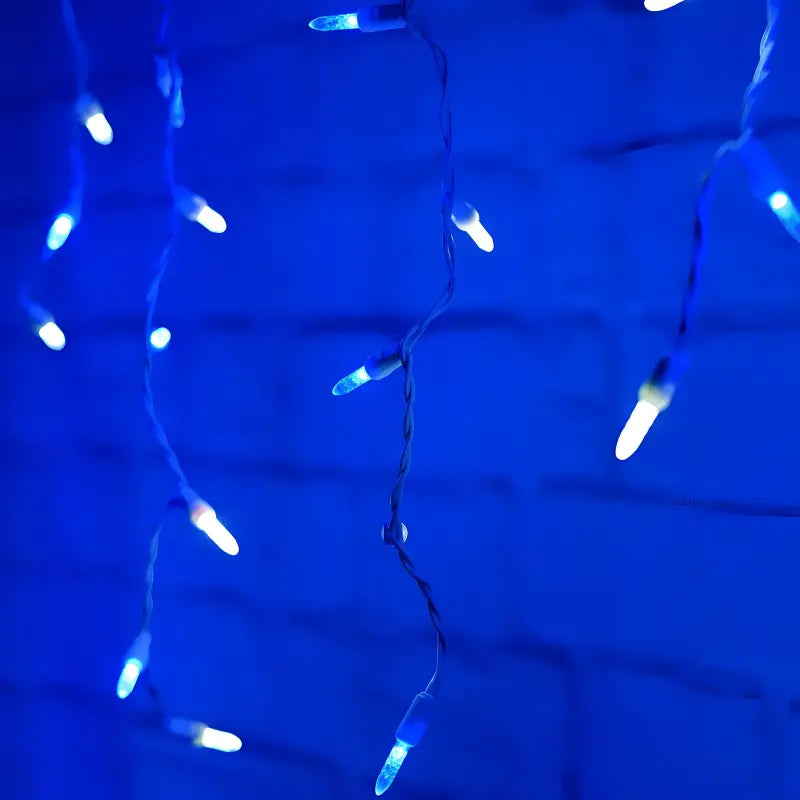 70 M5 Blue, Cool White LED Icicle Lights, White Wire [CLOSEOUT]